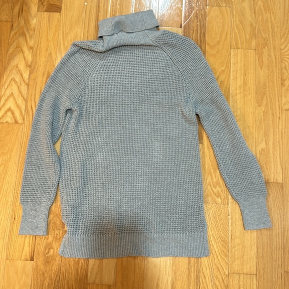 Michael Kors High/Low Grey Turtle Neck Size Small - Picture 4 of 5